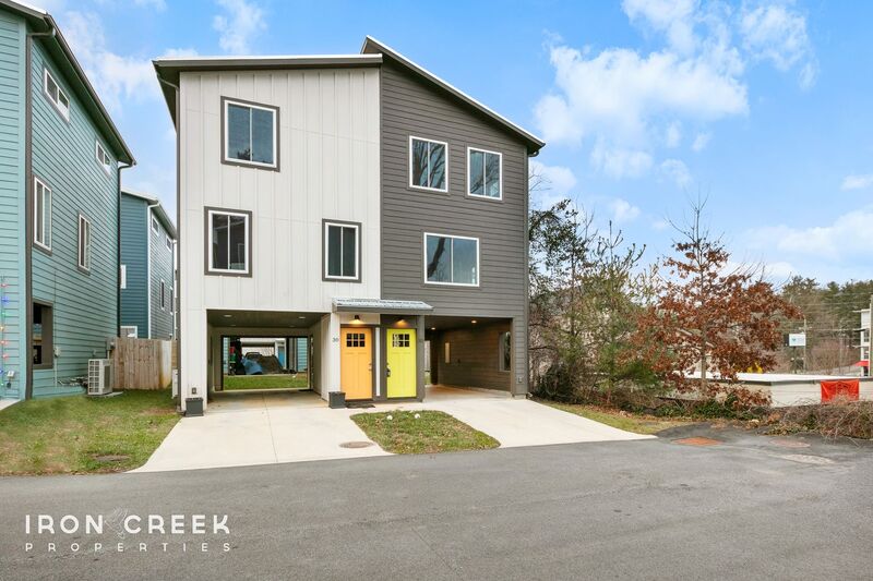 Arden House: 32 E. Citra Street