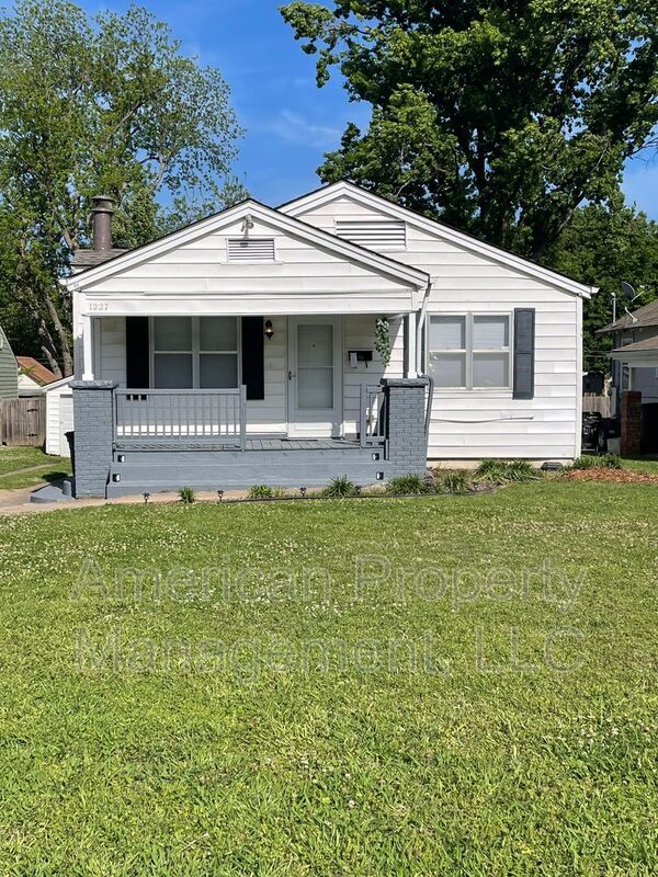 Tulsa House: 1227 S College Ave