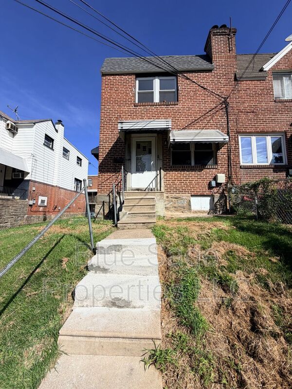 Upper Darby Townhome: 7007 Greenwood Ave