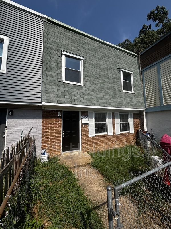 Richmond Townhome: 3351 Dill Ave
