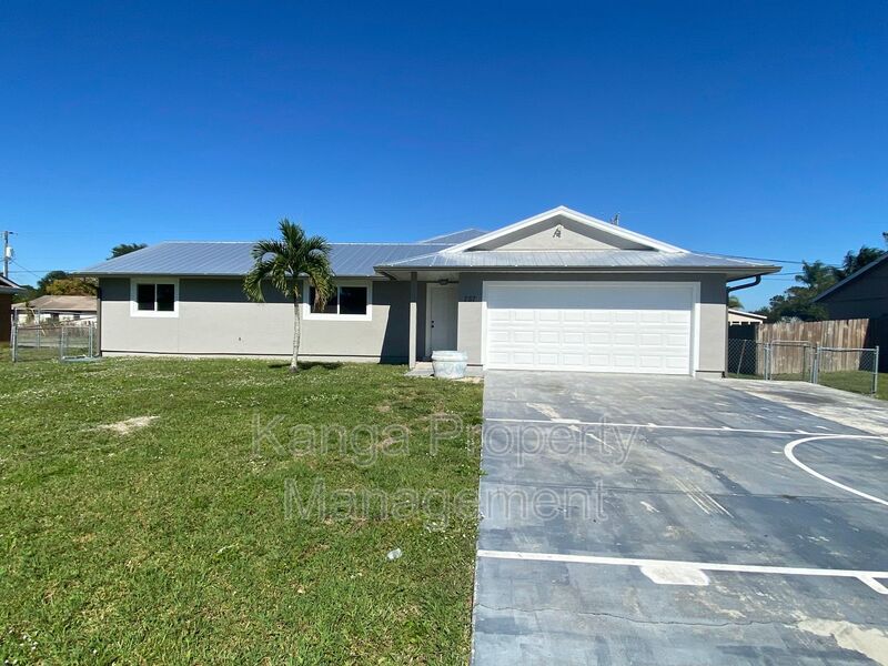 Port Saint Lucie House: 757 NW Bayard Avenue