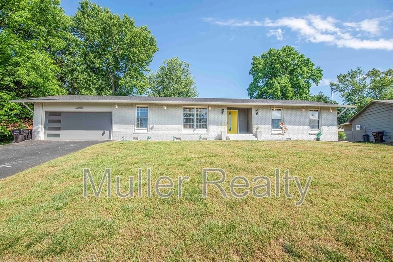 Knoxville House: 10837 Dineen Dr