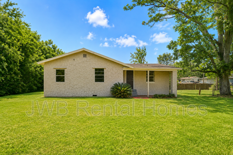 Jacksonville House: 7957 Mattox Ave