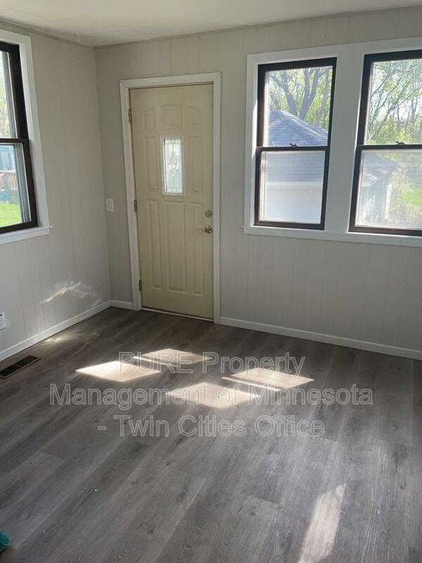 Maplewood House: 1764 English St N