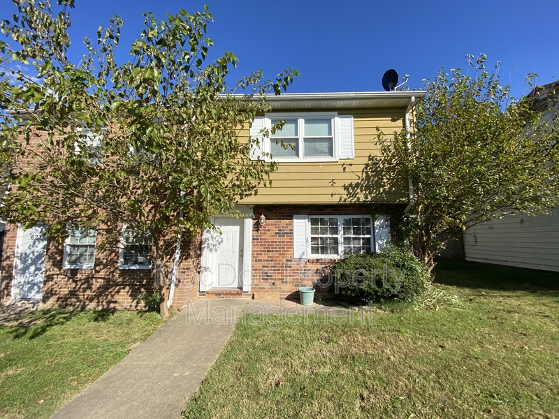 Fredericksburg Townhome: 619 Anvil Rd