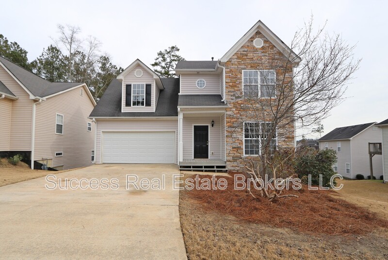 Dallas House: 102 Providence Dr