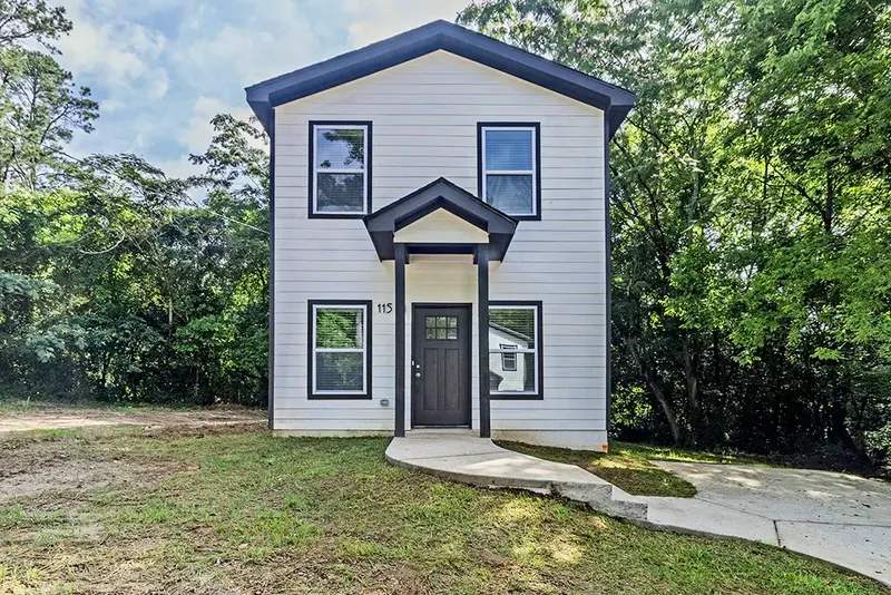 Macon House: 114 Emily Street