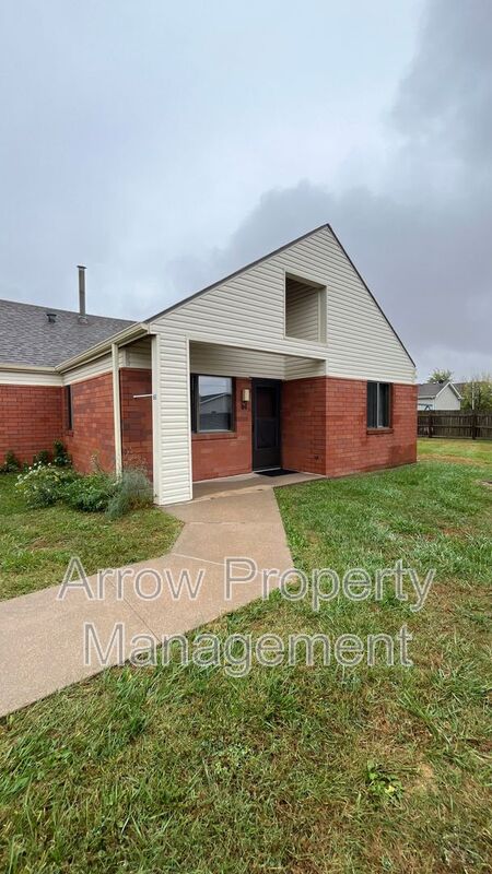 Waverly Condo: 11141 N 137 (Waverly)
