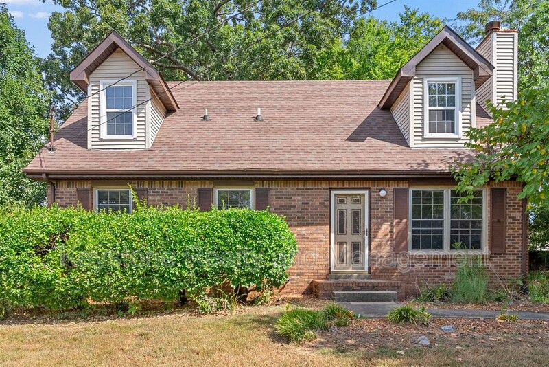 Clarksville House: 3445 Arvin Drive