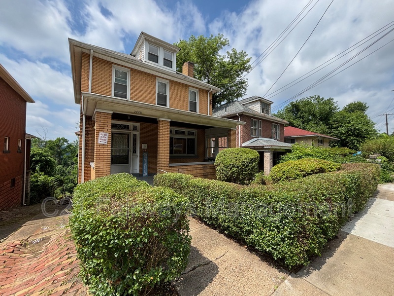 Pittsburgh House: 2728 Woodstock Avenue