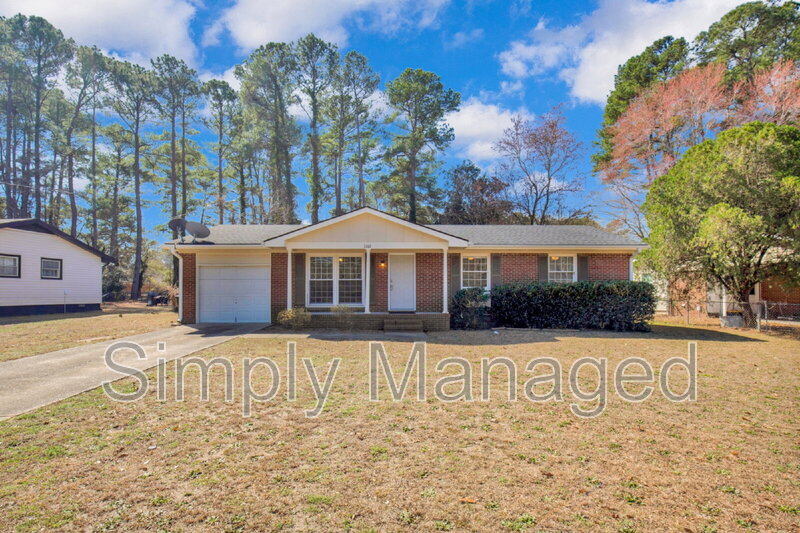 Fayetteville House: 7262 Ryan Street