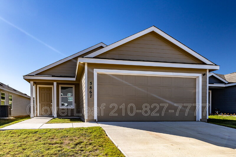 Seguin House: 5867 Coahulia Rdg