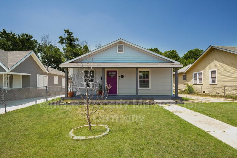 San Antonio House: 1031 Schley Ave