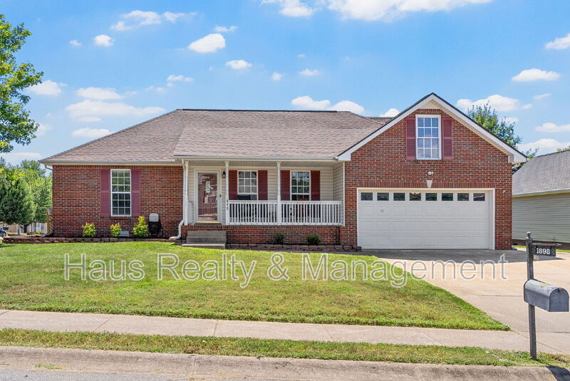 Clarksville House: 1898 Sydney Louise Drive