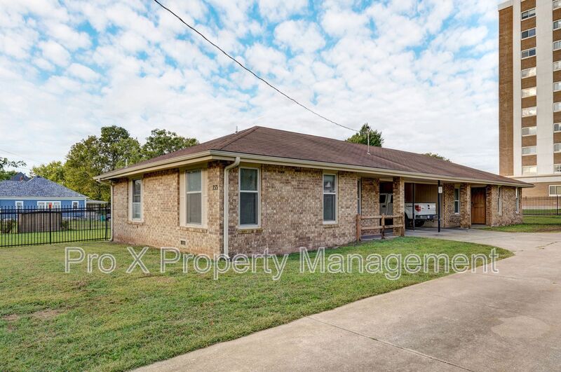 Springfield Condo: 753 South Campbell