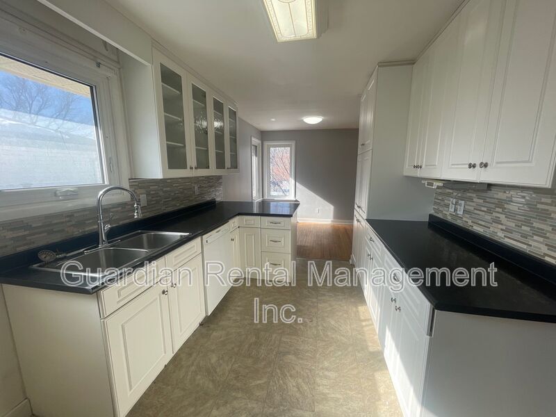 Thunder Bay Condo: 110 Stardust Cres