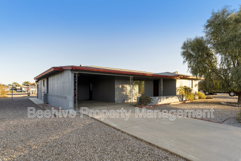 Mesa House: 5328 E Decatur St