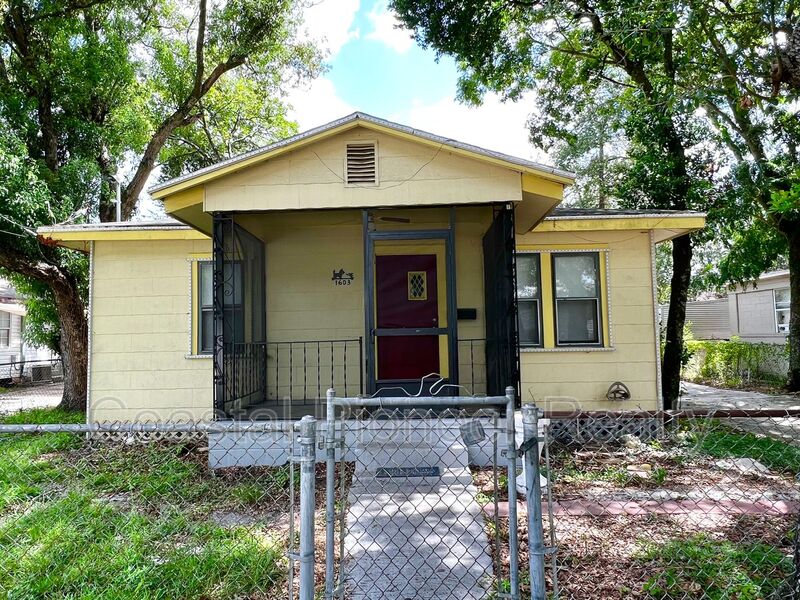 Tampa House: 1603 E 29th Ave