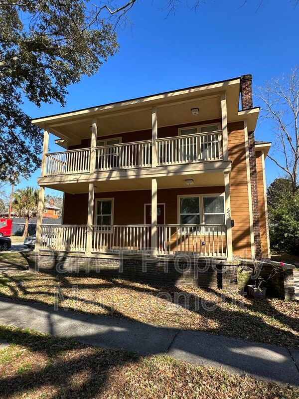 Savannah Condo: 1202 E 37th