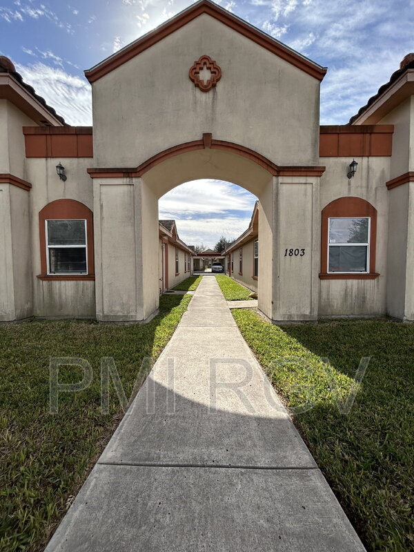 Pharr Condo: 1803 W Douglas St