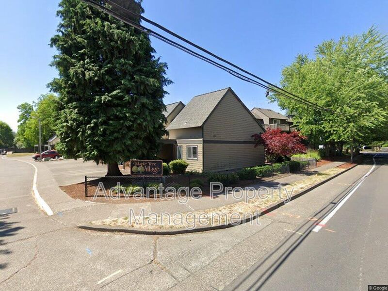 CORVALLIS House: 812 SW MAPLE TREE CT