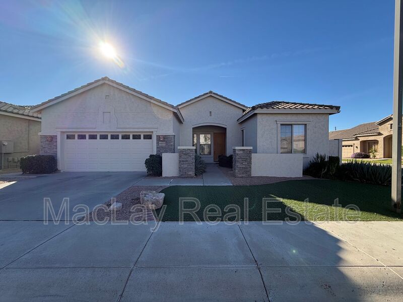 Scottsdale House: 4805 E Wagoner Rd.