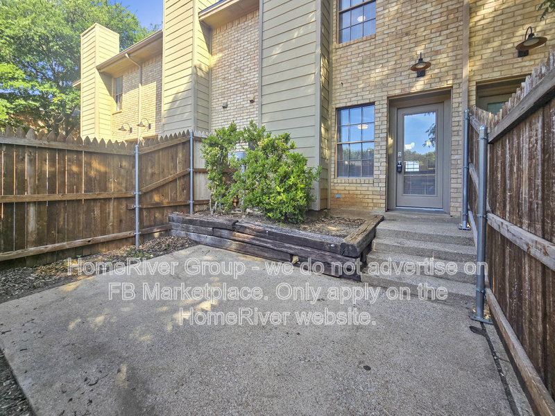 Fort Worth Condo: 7403 Kingswood Cir
