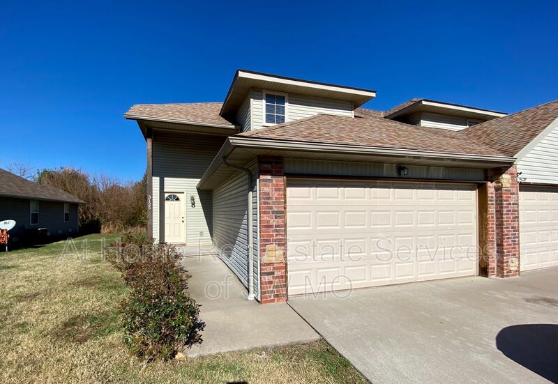 Springfield Condo: 3125 W Golden Valley