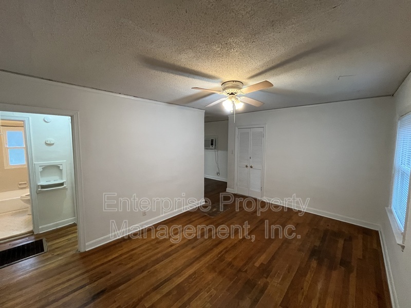 Photo 4 of 801 Bowen Circle