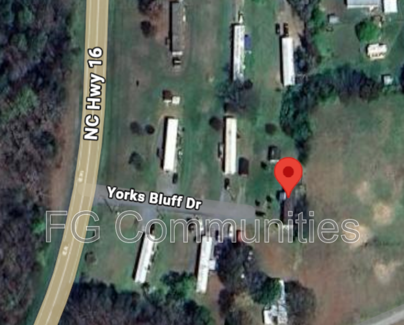 Taylorsville House: 42 Yorks Bluff Drive