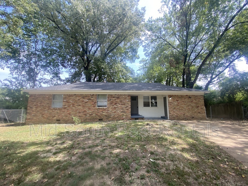 Memphis House: 1935 Warner Ave