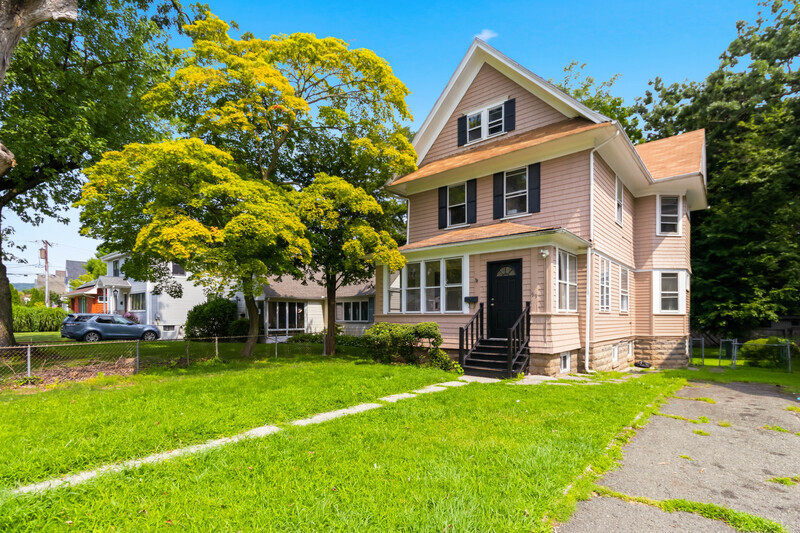 Montclair House: 99 Lincoln Street