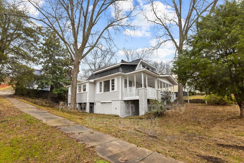 Birmingham House: 1900 15th Court North