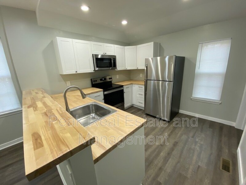Grand Rapids House: 1011 Logan Street Southeast