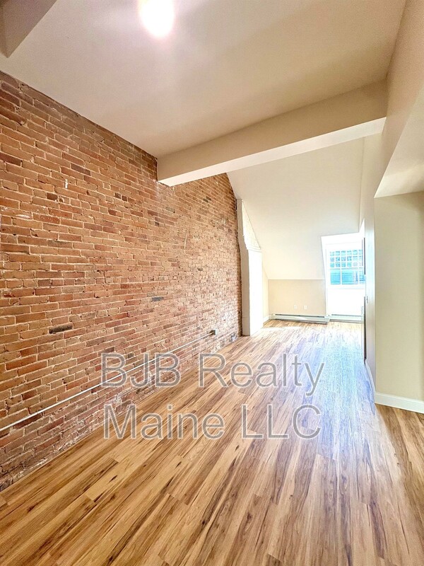 Portland Condo: 503 Cumberland Avenue