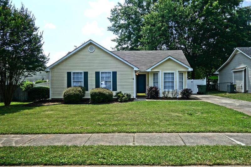 Huntsville House: 13916 Sandhurst Drive SW
