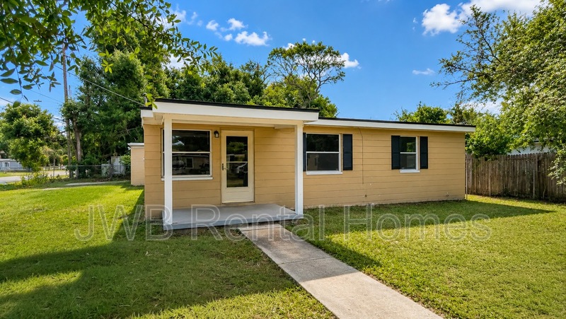 Jacksonville House: 10561 Ashby Rd