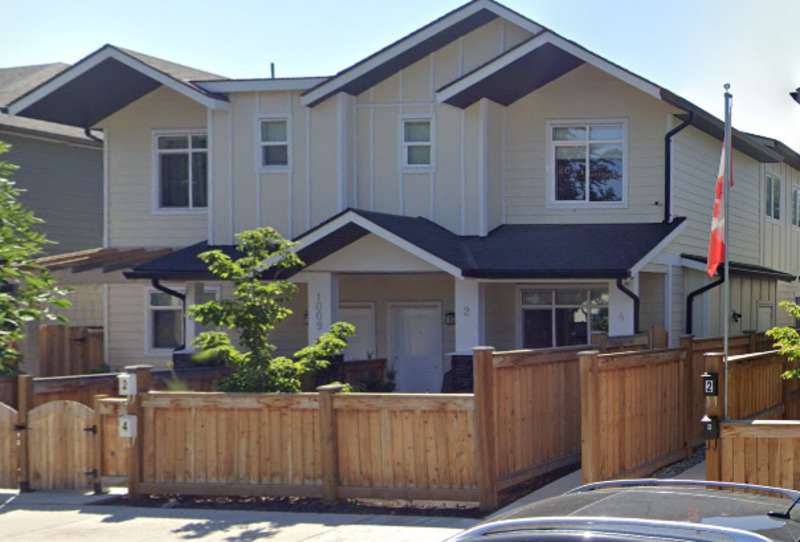 Kelowna Townhome: 1009 Stockwell Ave