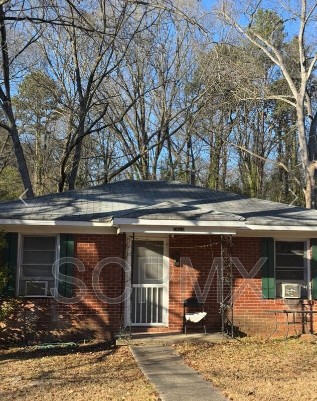 Charlotte House: 2423 Crestview