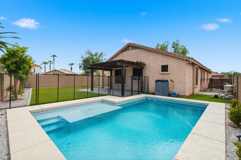Gilbert House: 851 S Fern Ct