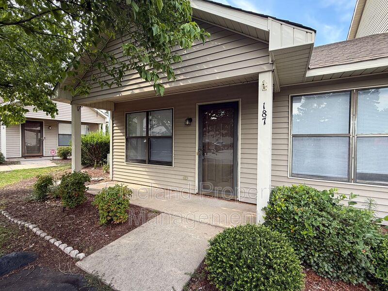 Fayetteville House: 187 Aloha Dr.