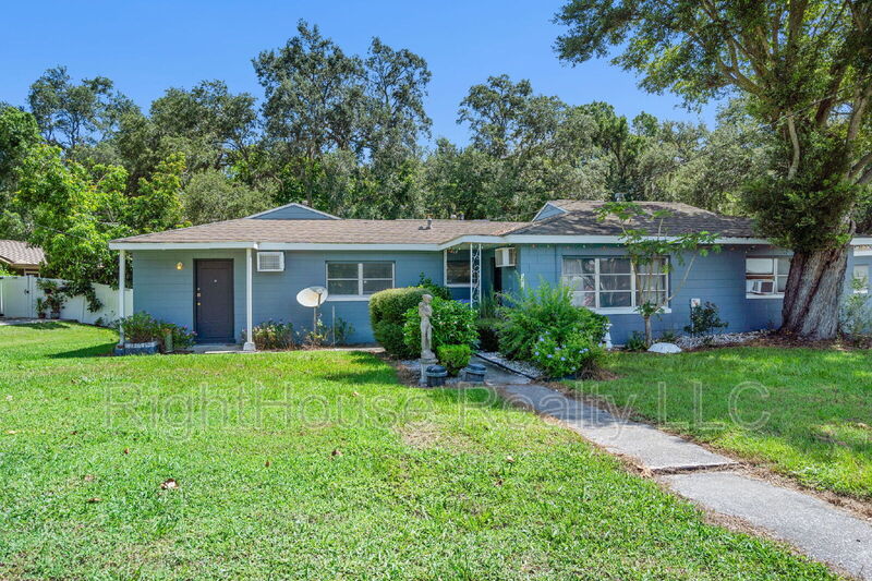 Leesburg Condo: 1220 Sunshine Ave