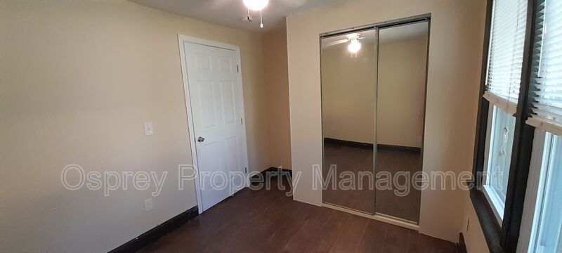 RECENTLY UPDATED 3 BEDROOM 3 BATH GREAT FOR FAMILY AVAILABLE IMMEDIATELY - Photo 22