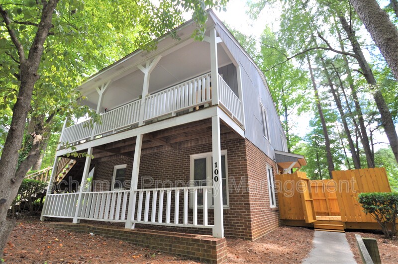 Cary House: 100 Carmichael Ct