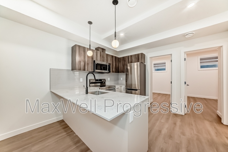 Edmonton Townhome: 15720 103 Ave