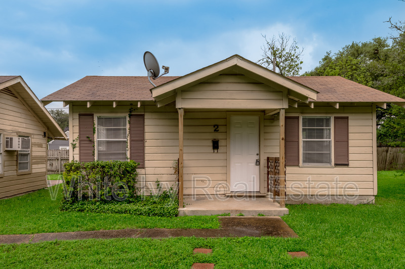 Huntsville House: 700 Gray St