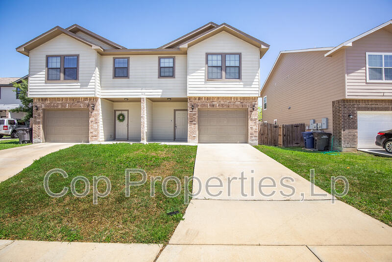 San Antonio Townhome: 1314 Garden Dusk #1