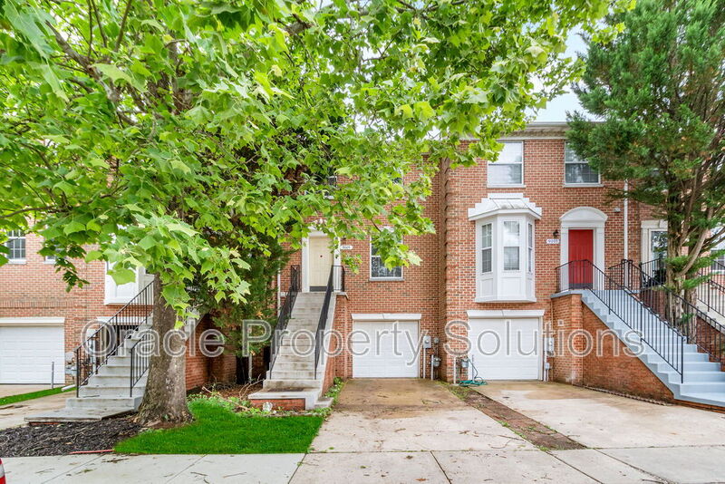 Columbia Townhome: 9005 Constant Course