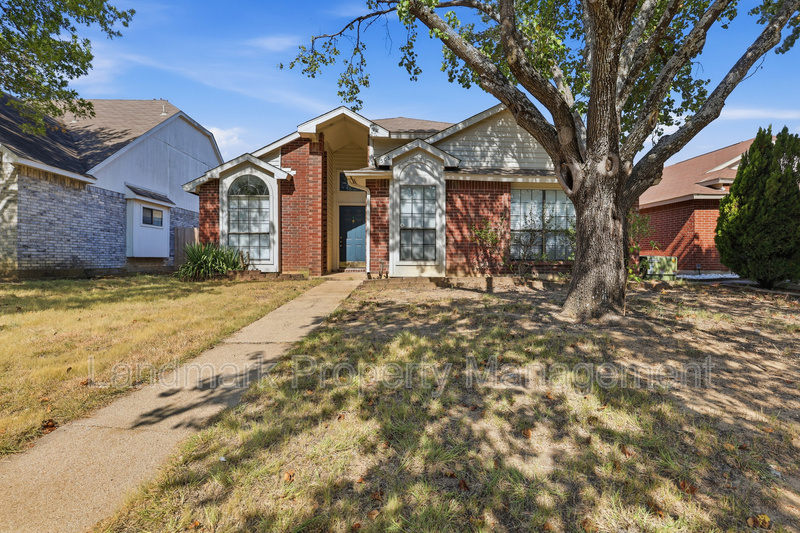 Cedar Hill House: 508 Sims Drive