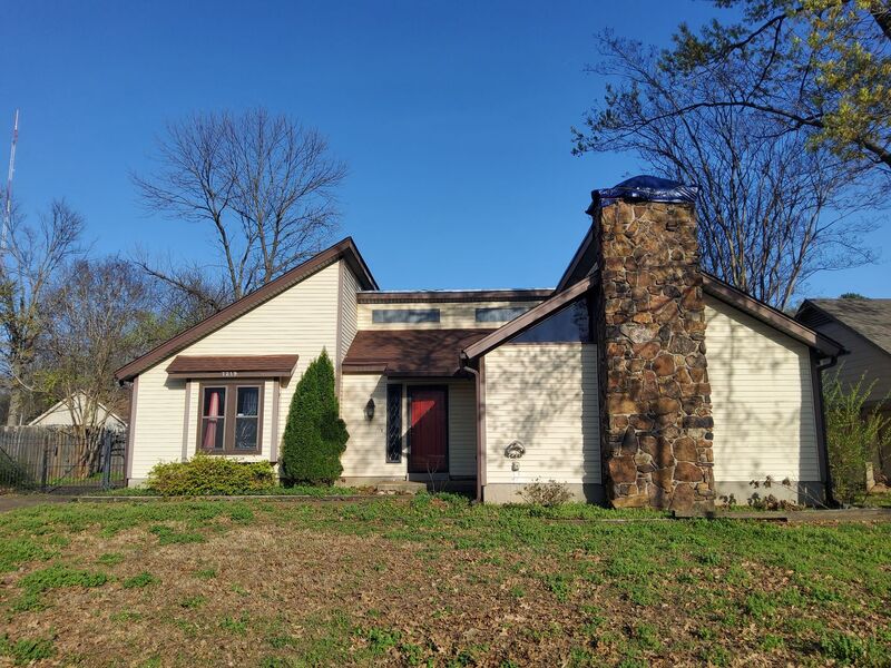 Bartlett House: 7219 Lawn Ln